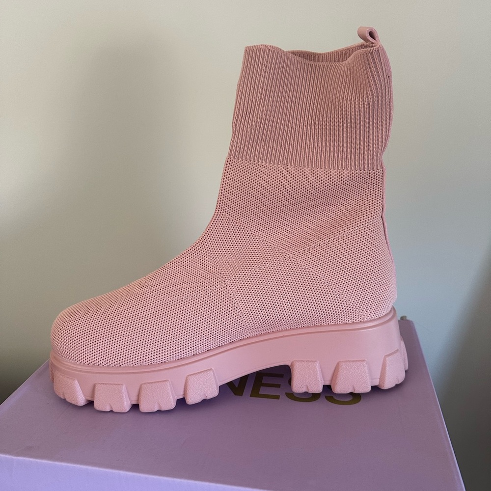 Pink Berness Ankle Boots for Women